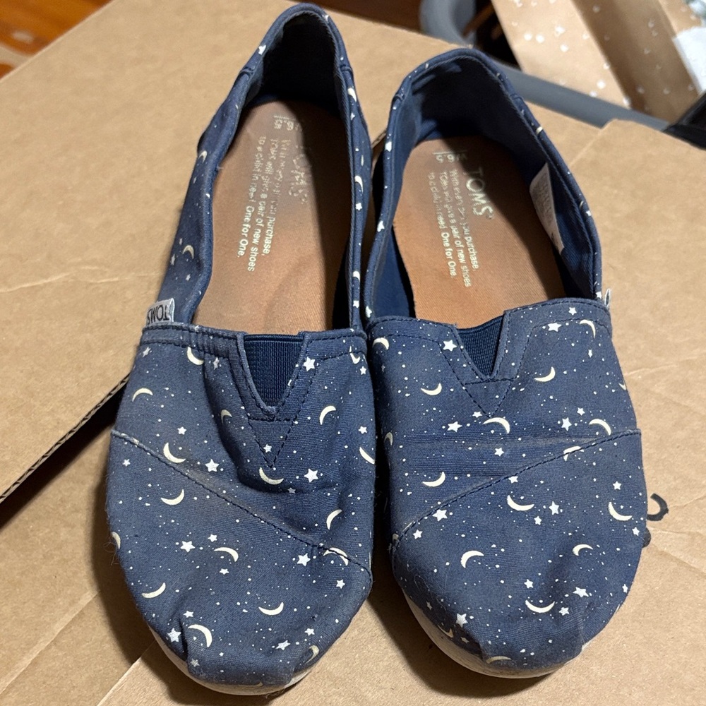 TOMS Moon and Stars Glow in the Dark